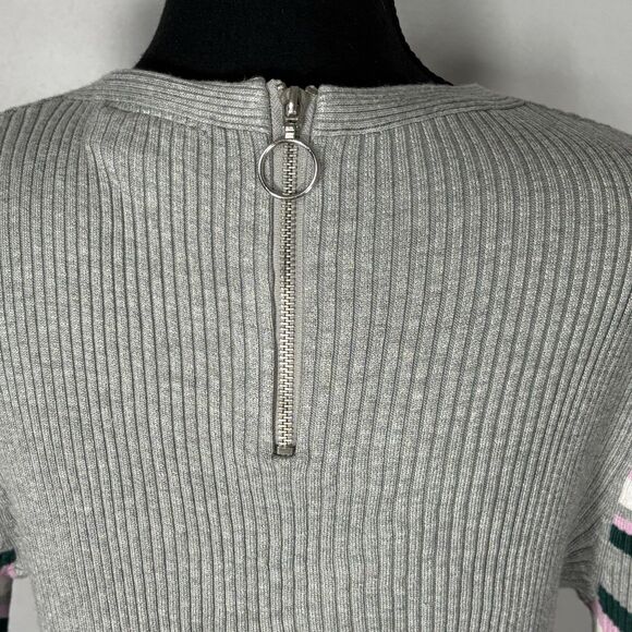 Hooked Up By IOT Long Sleeve Gray Striped Top Stretch Ribbed Knit - Picture 5 of 9